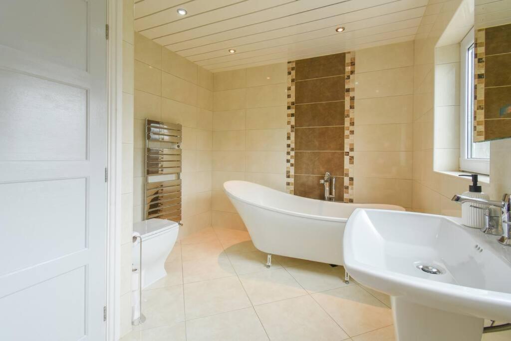 Luxurious & Tranquil Riverside Getaway Great Harwood Eksteriør bilde