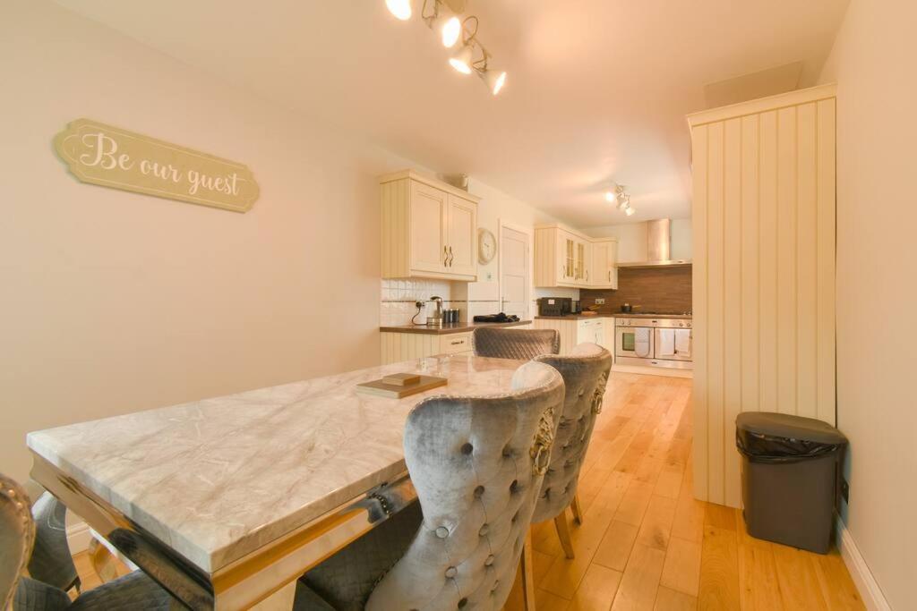 Luxurious & Tranquil Riverside Getaway Great Harwood Eksteriør bilde